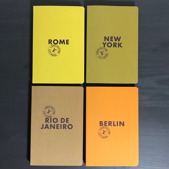 17 LOUIS VUITTON Travel guides - Picture 3 of 6